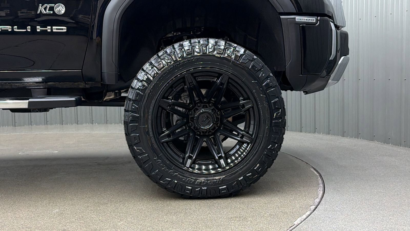 Used 2025 GMC Sierra 3500 Denali w/ Denali Reserve Package image 10