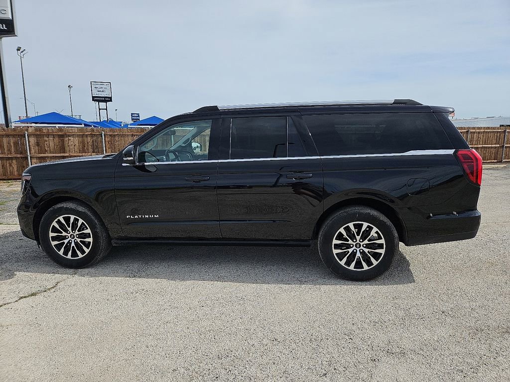 Used 2025 Ford Expedition Max Platinum AWD/4WD image 3