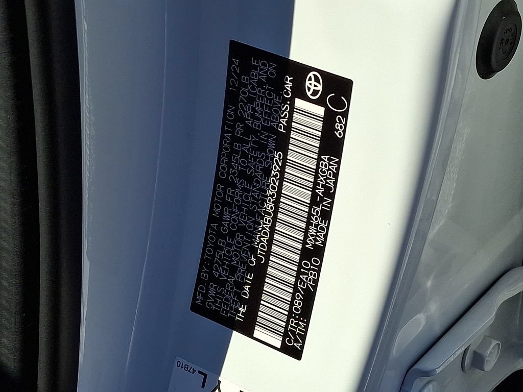 Certified 2024 Toyota Prius XLE AWD/4WD image 30