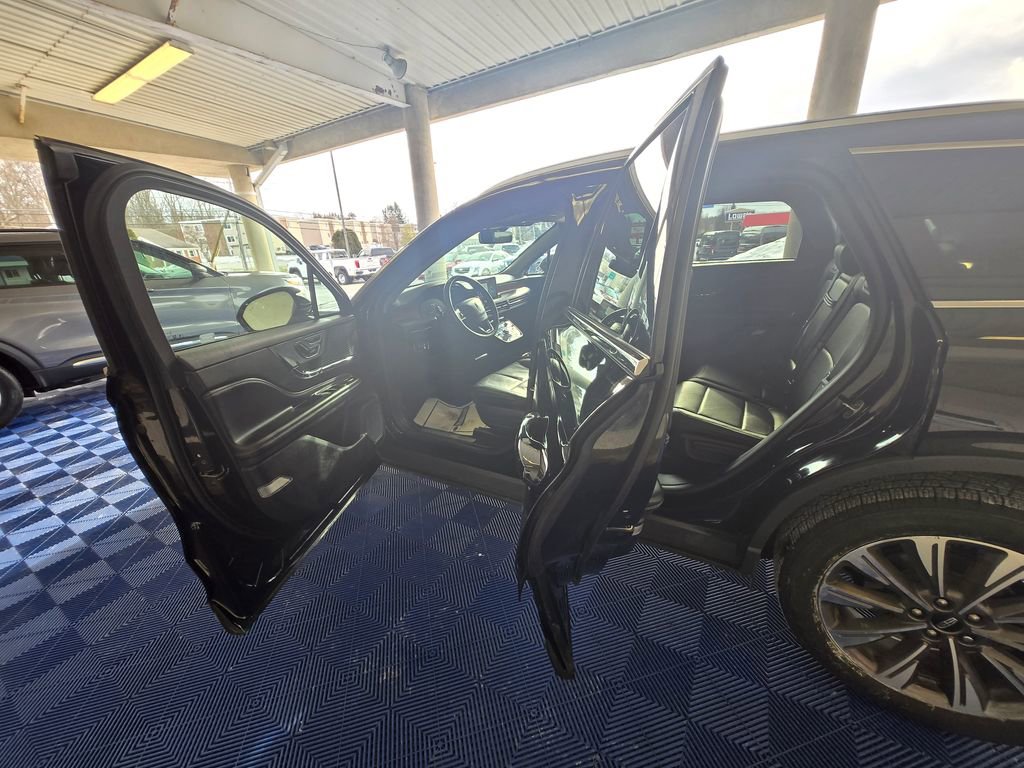 Used 2022 Lincoln Corsair Reserve w/ Equipment Group 201A image 23