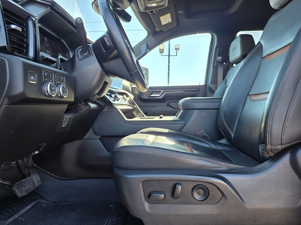 Used 2024 GMC Sierra 2500 AT4 w/ Technology Package AWD/4WD image 11