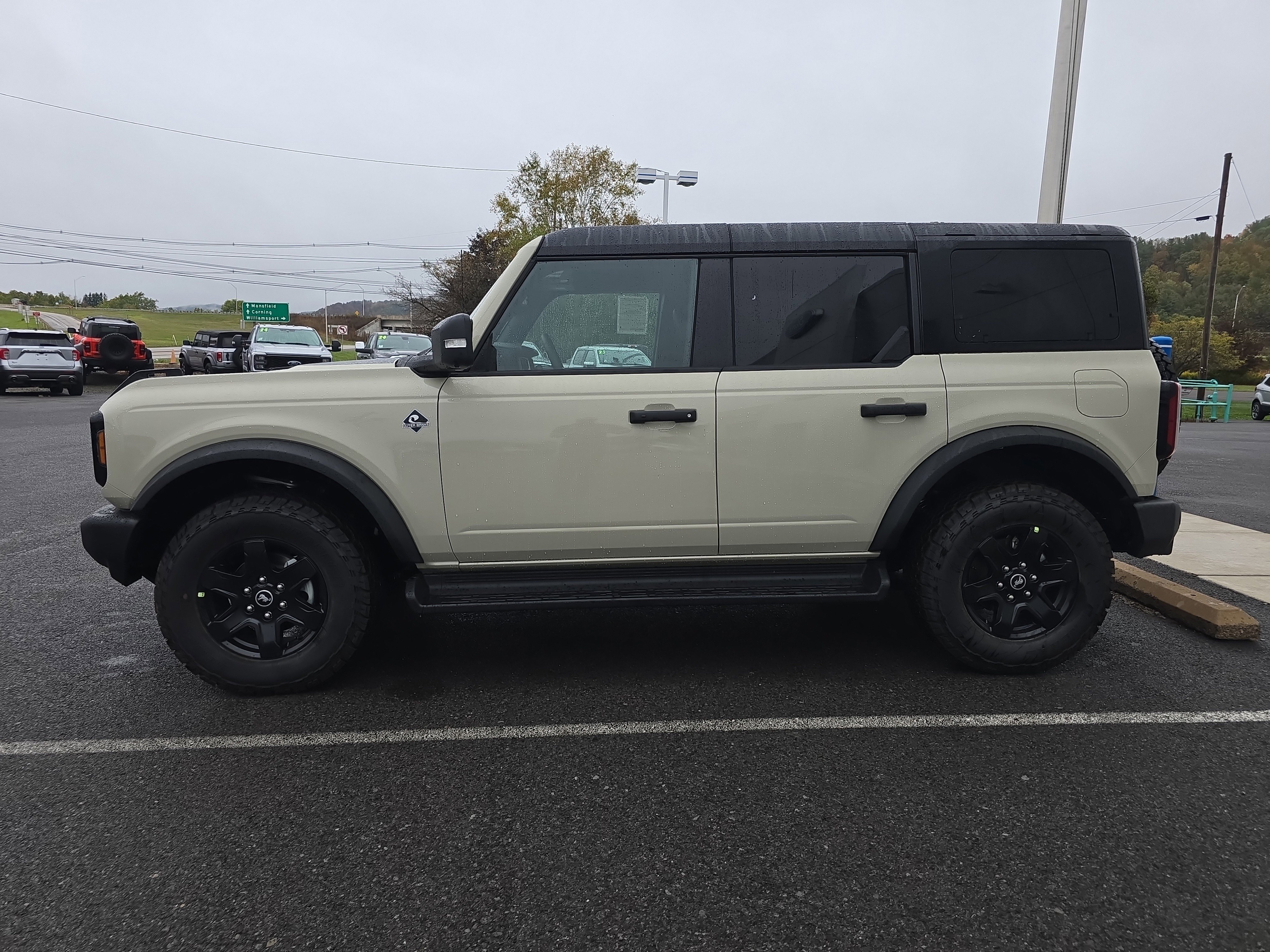 New 2025 Ford Bronco Outer Banks image 7