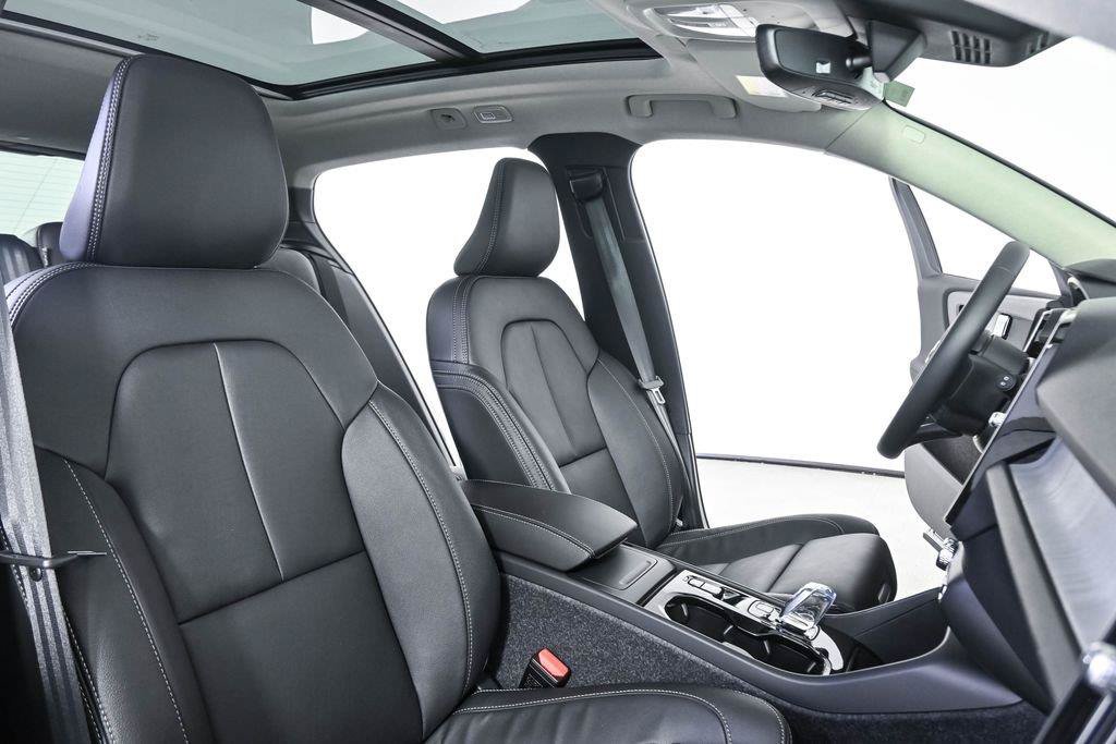 New 2026 Volvo XC40 B5 Plus w/ Protection Package Premier AWD/4WD image 22