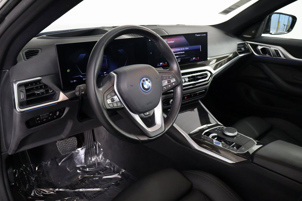 Used 2023 BMW i4 eDrive35 image 7