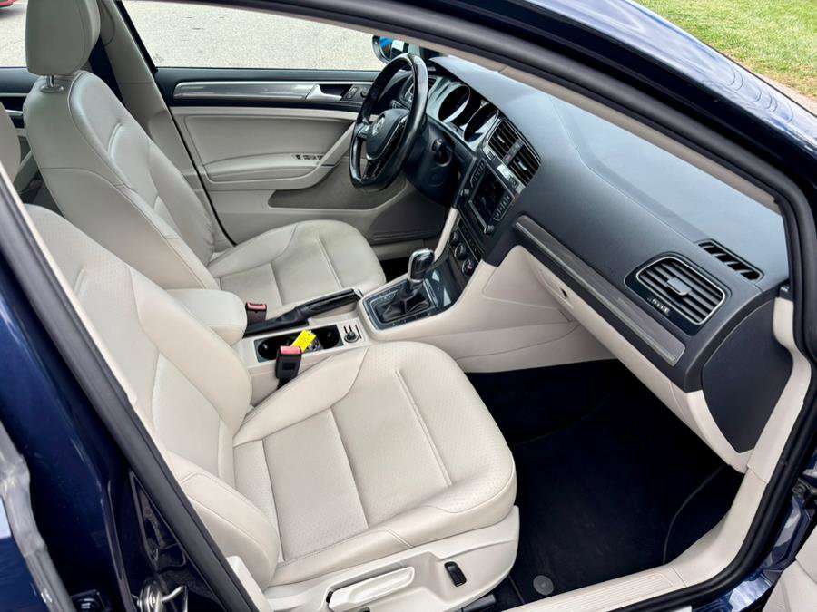 Used 2017 Volkswagen Golf Alltrack SEL image 12