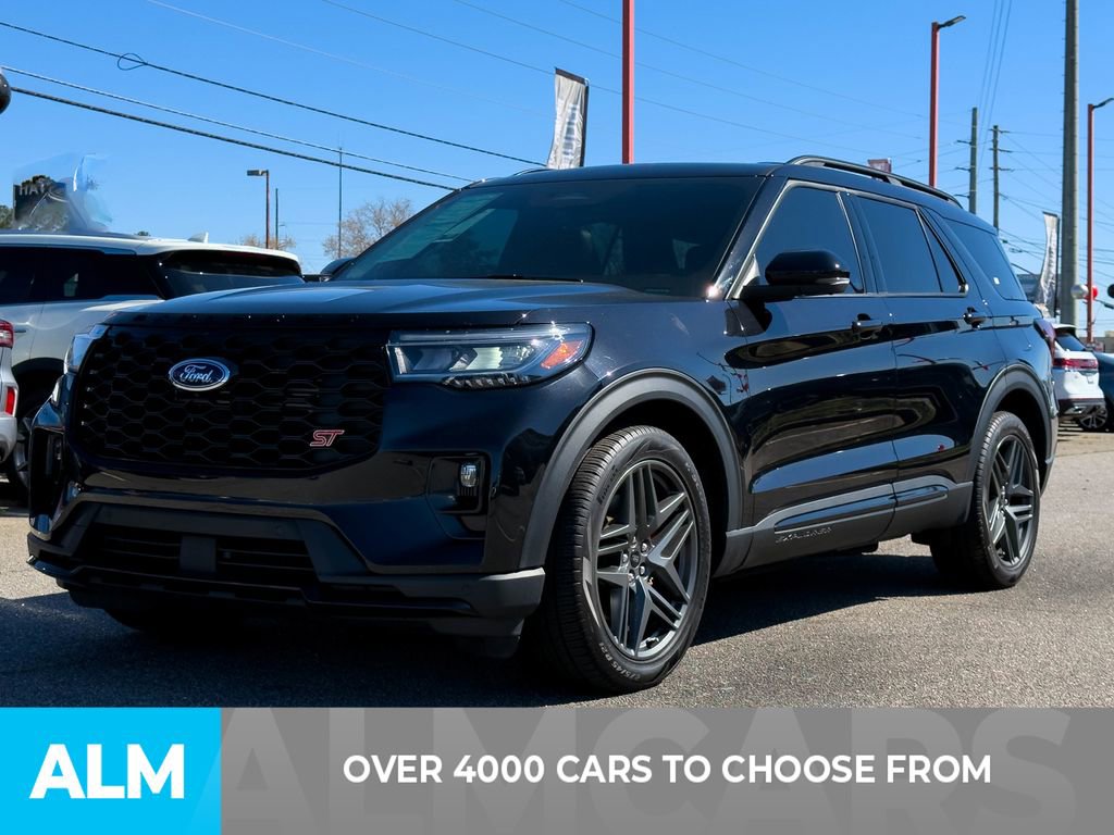 Used 2025 Ford Explorer ST image 2