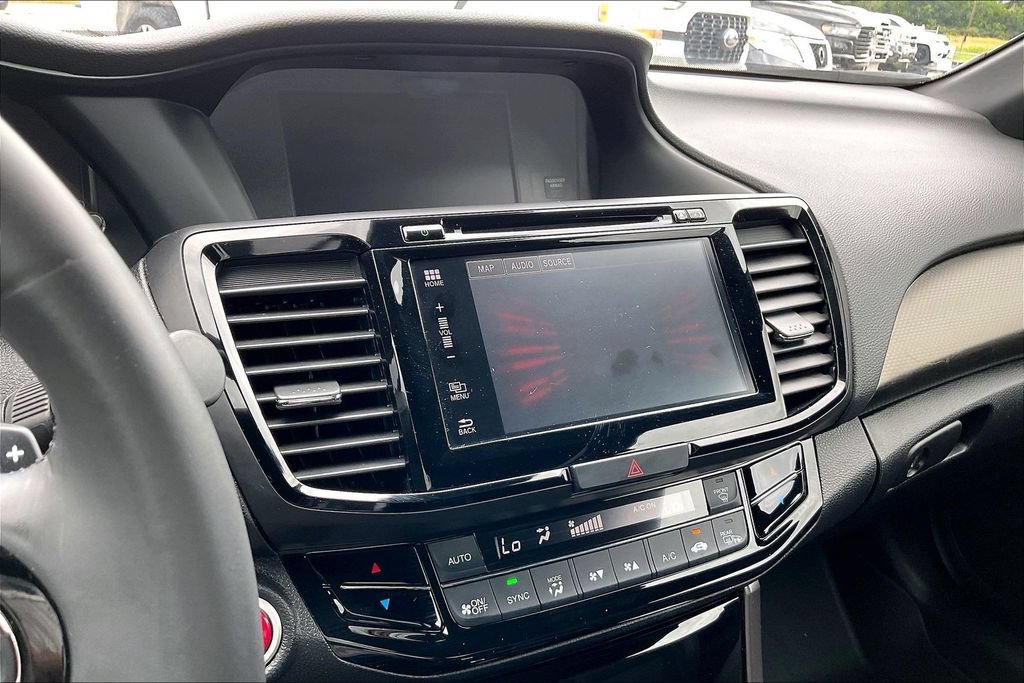 Used 2017 Honda Accord Touring image 22