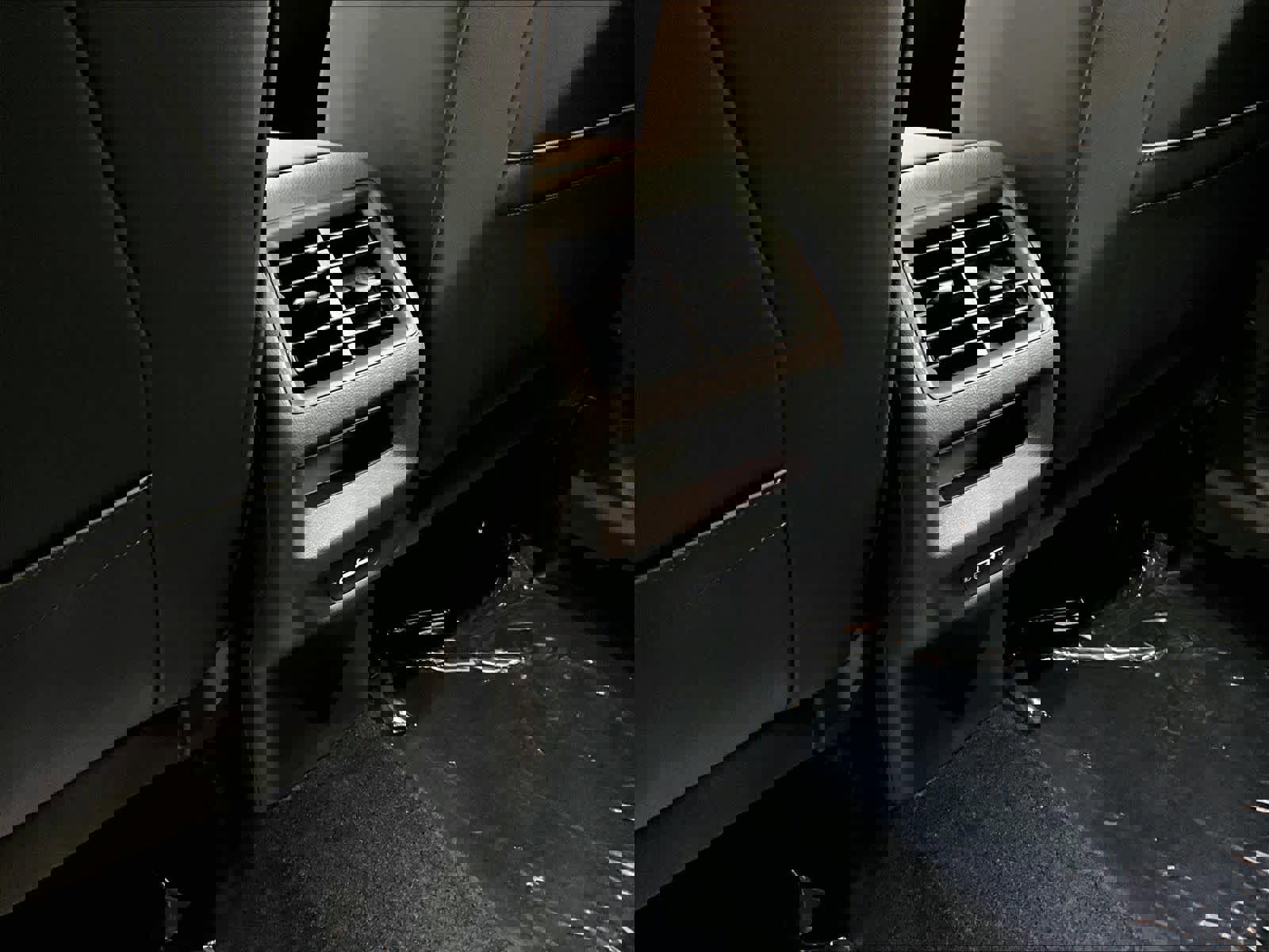 New 2026 Volkswagen Tiguan SE R-Line image 16