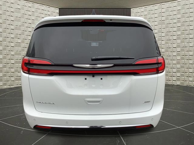 New 2026 Chrysler Pacifica Select AWD/4WD image 7