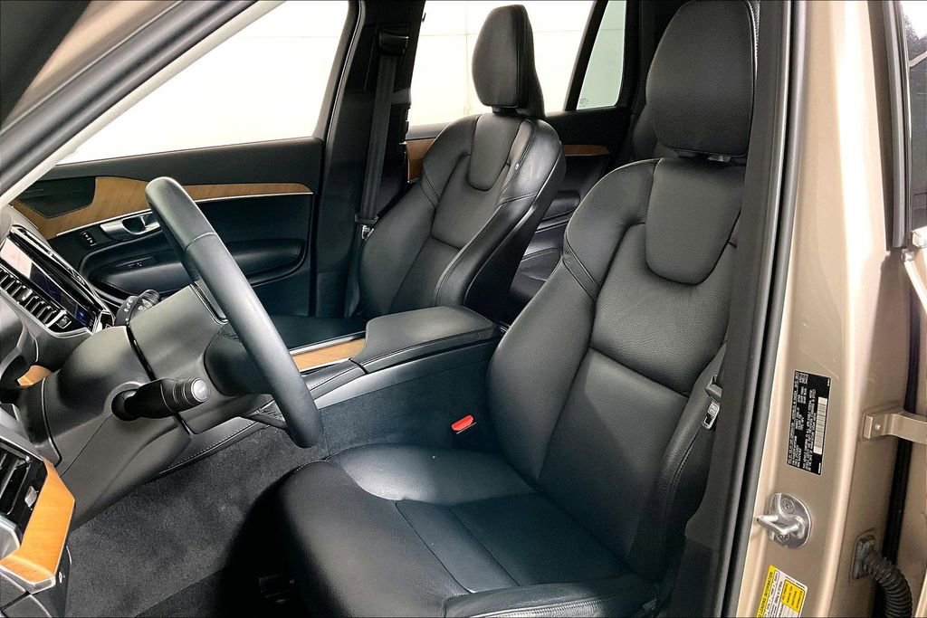 Used 2024 Volvo XC90 B6 Plus w/ Protection Package image 25