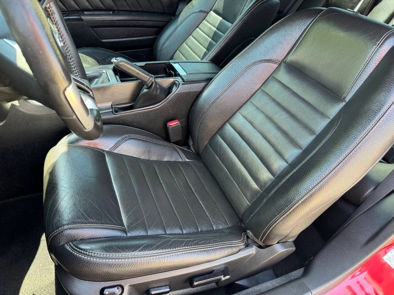 Used 2012 Ford Mustang GT Premium w/ Security Pkg RWD image 16