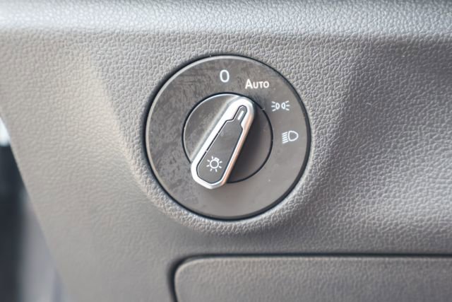 Used 2024 Volkswagen Jetta SE FWD image 23