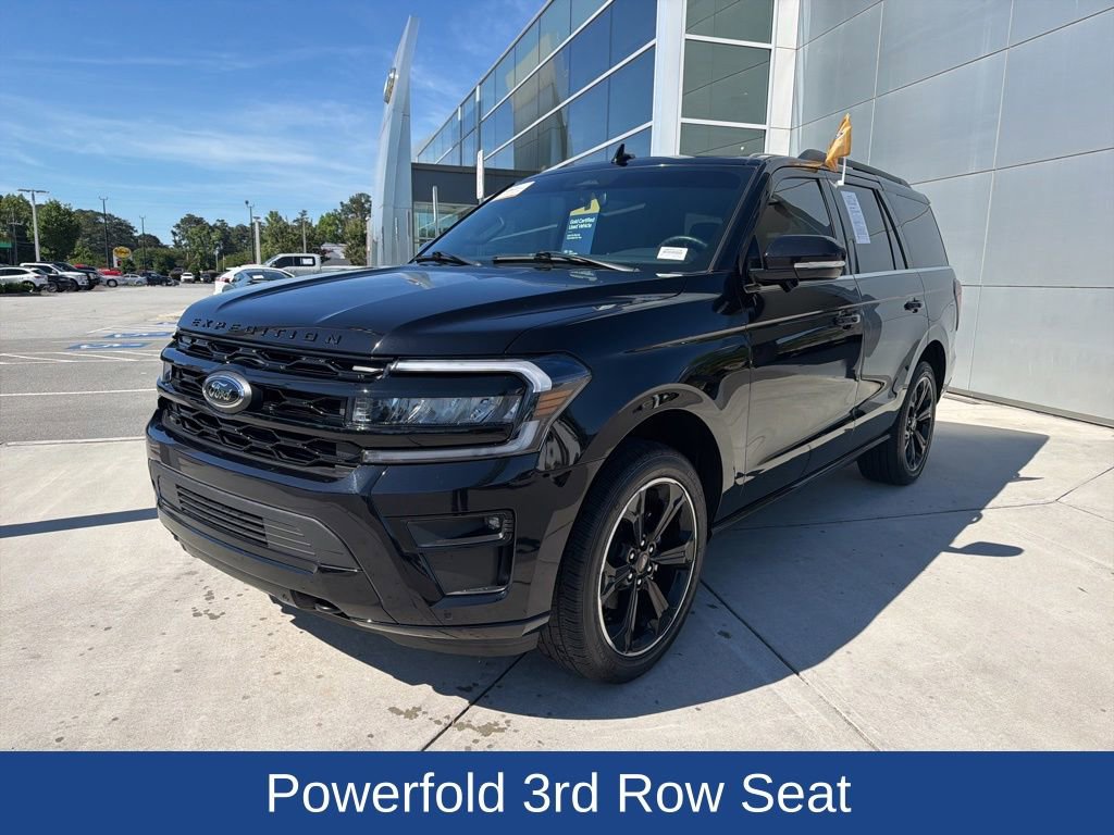 Used 2023 Ford Expedition Limited AWD/4WD image 3