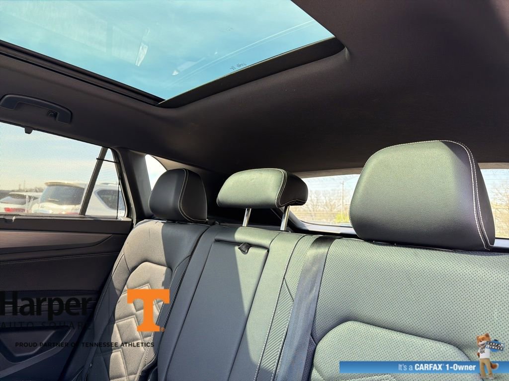 Used 2025 Volkswagen Atlas Cross Sport SE w/ Panoramic Sunroof Package image 9