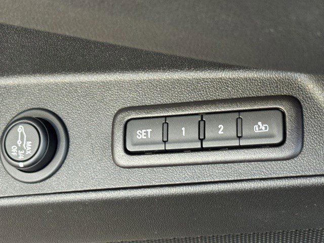 Used 2022 Chevrolet Equinox Premier image 12