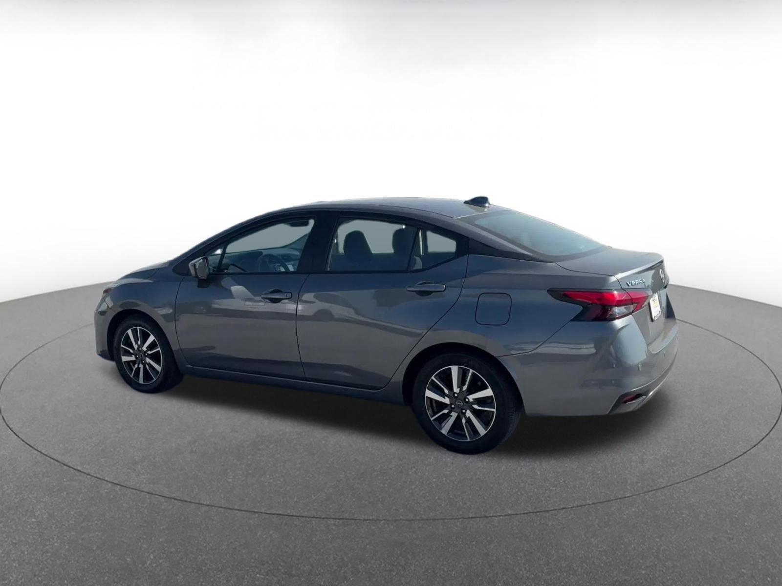 Used 2025 Nissan Versa SV image 10