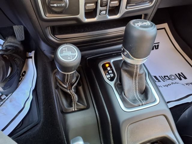 Used 2018 Jeep Wrangler Unlimited Sahara AWD/4WD image 29