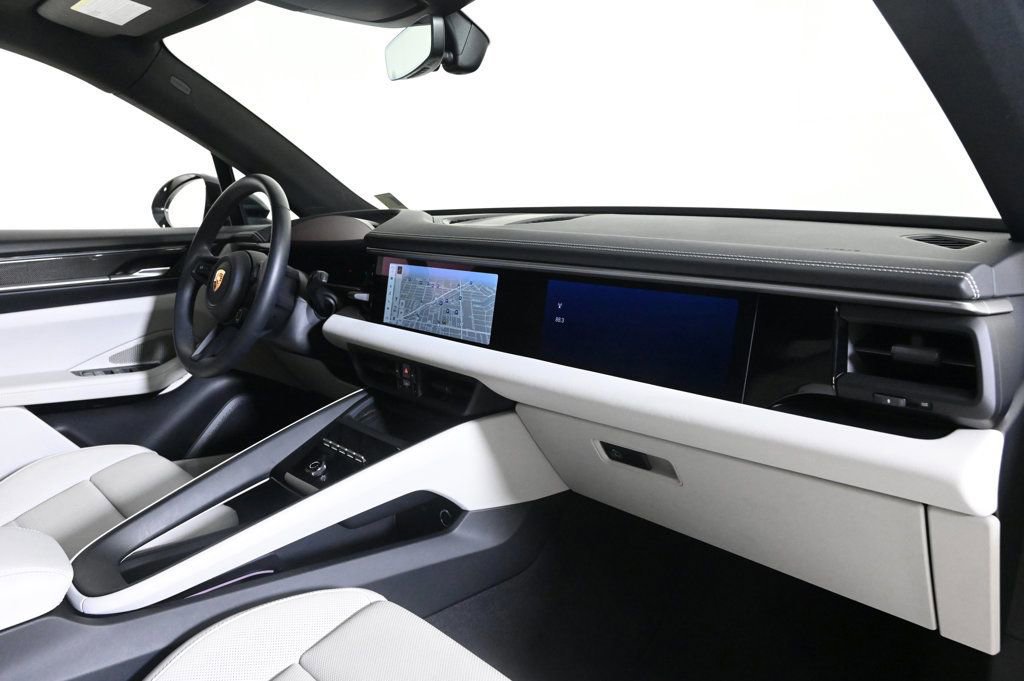Certified 2025 Porsche Macan Electric RWD image 17