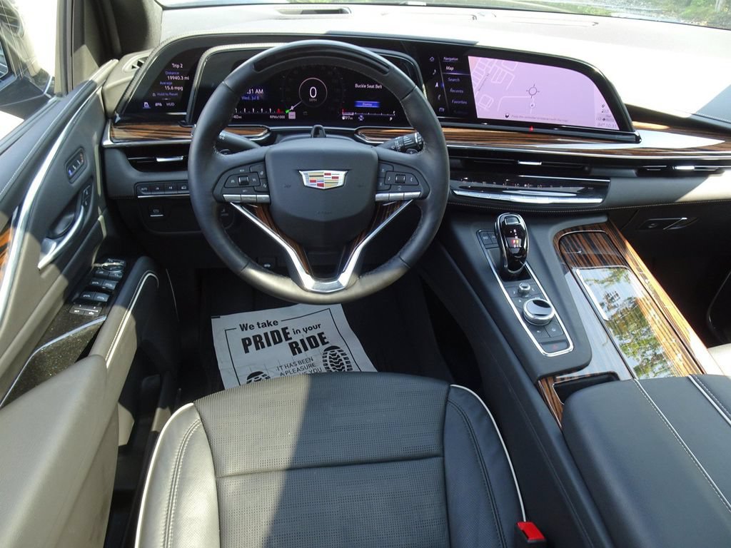 Certified 2024 Cadillac Escalade ESV Premium Luxury AWD/4WD image 13