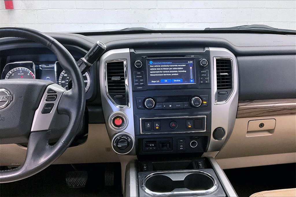 Used 2016 Nissan Titan SL image 5