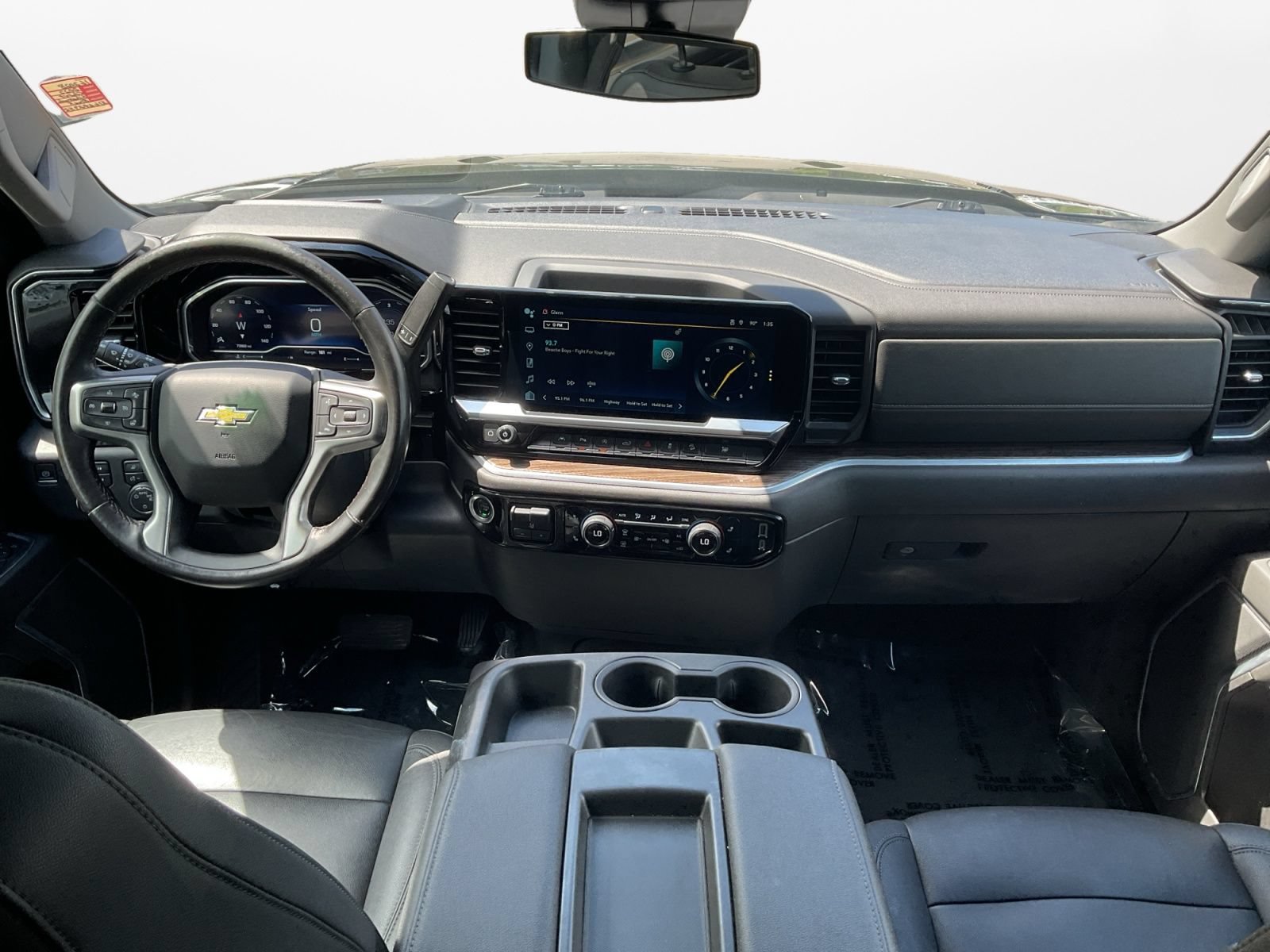 Used 2022 Chevrolet Silverado 1500 LT w/ Z71 Off-Road Package AWD/4WD image 10