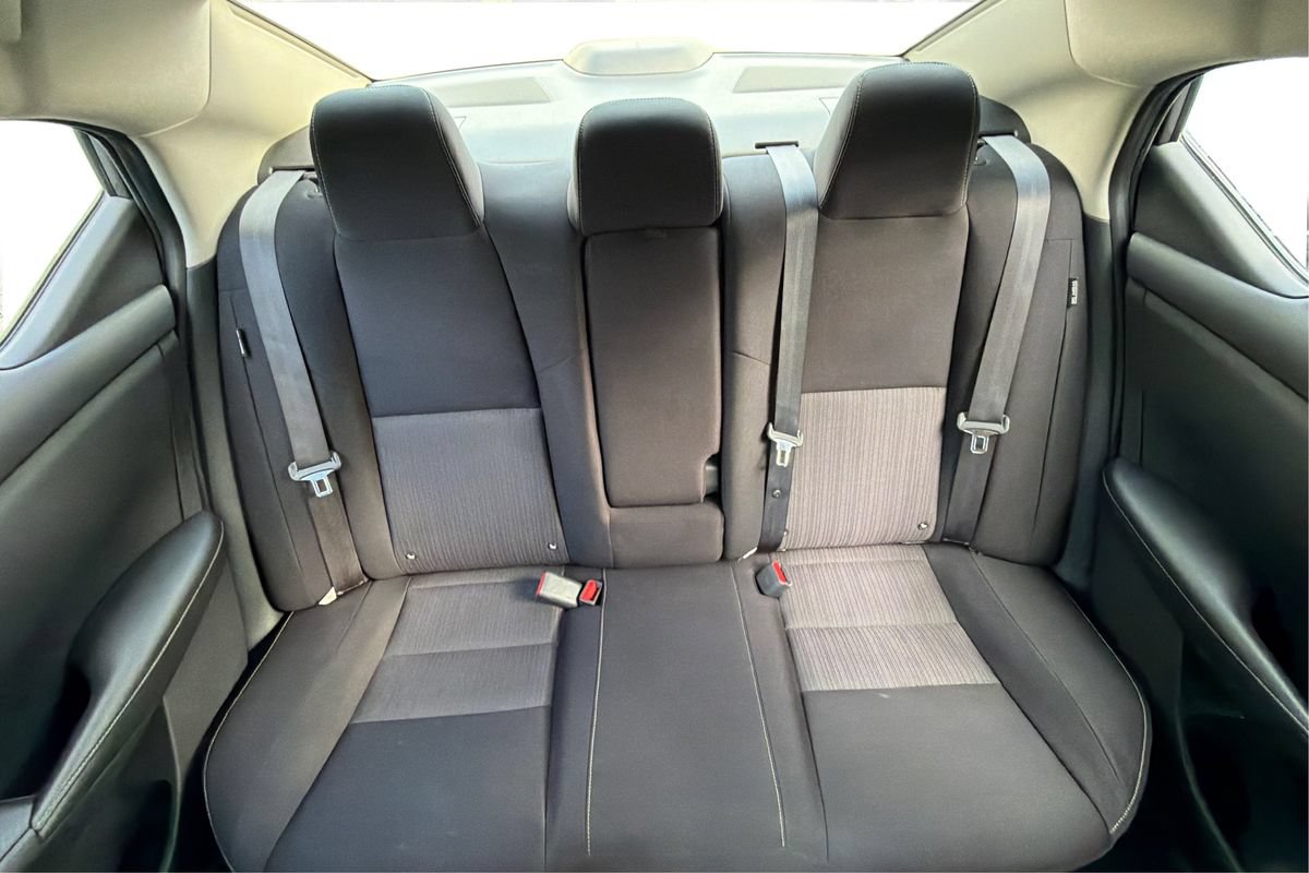 Used 2020 Nissan Sentra SV FWD image 13