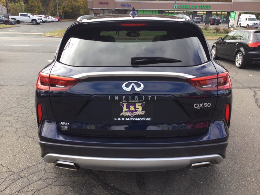 Used 2019 INFINITI QX50 Essential w/ Sensory Package image 6