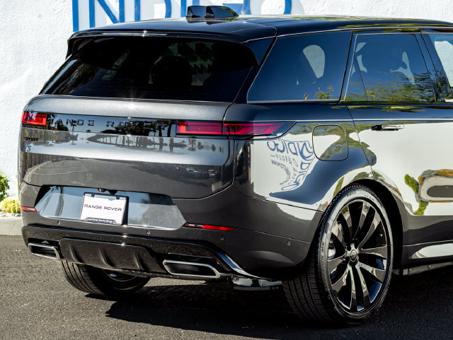 New 2026 Land Rover Range Rover Sport Dynamic SE AWD/4WD image 7