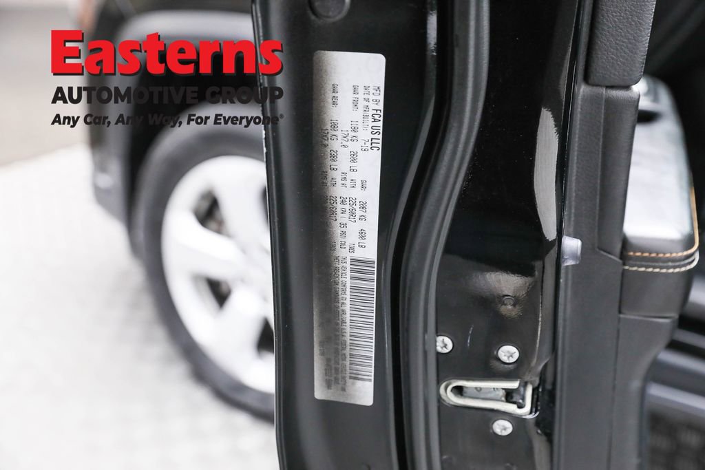 Used 2019 Jeep Compass Latitude w/ Cold Weather Group image 36