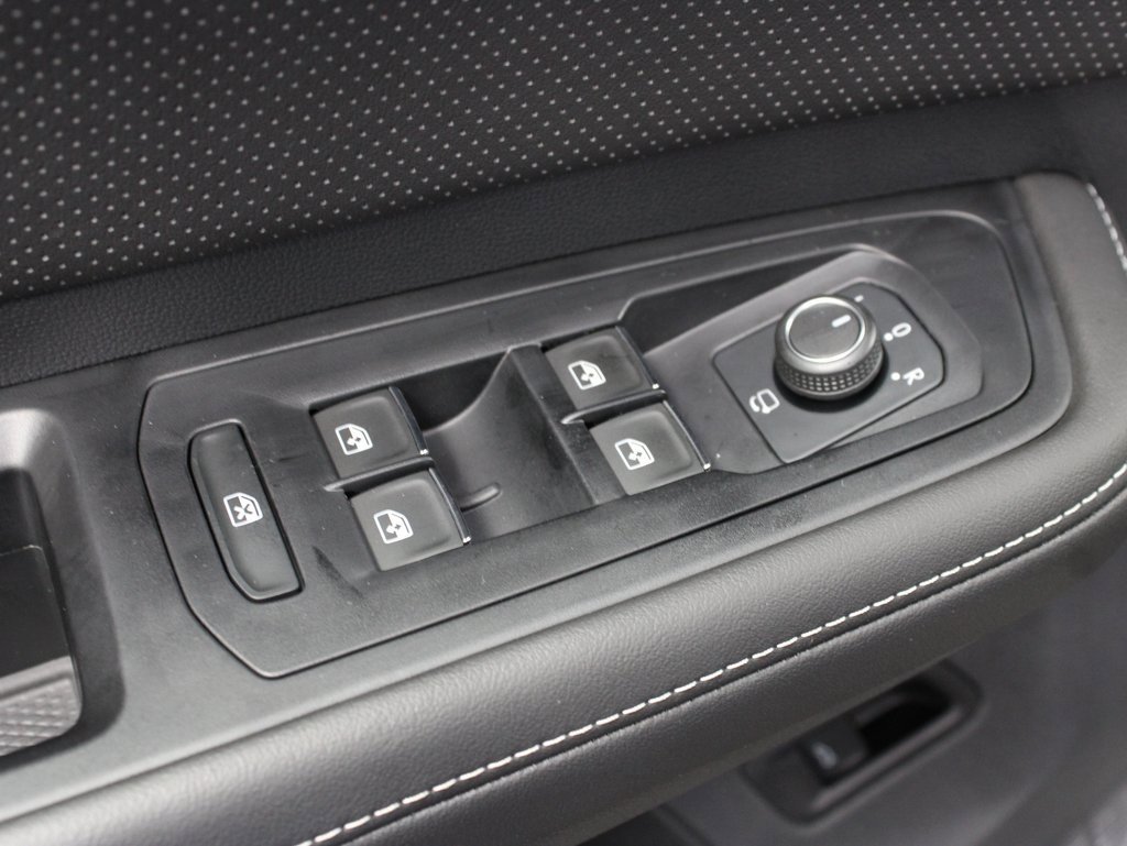 Used 2024 Volkswagen Atlas Cross Sport SEL Premium R-Line image 62