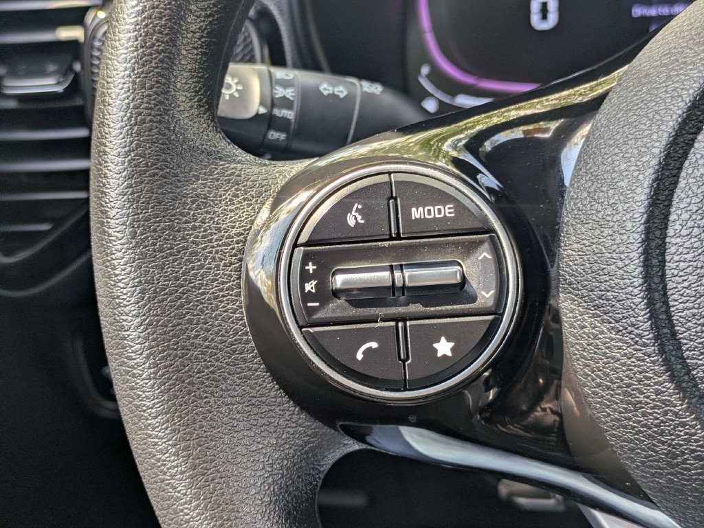 Used 2023 Kia Soul S FWD image 19