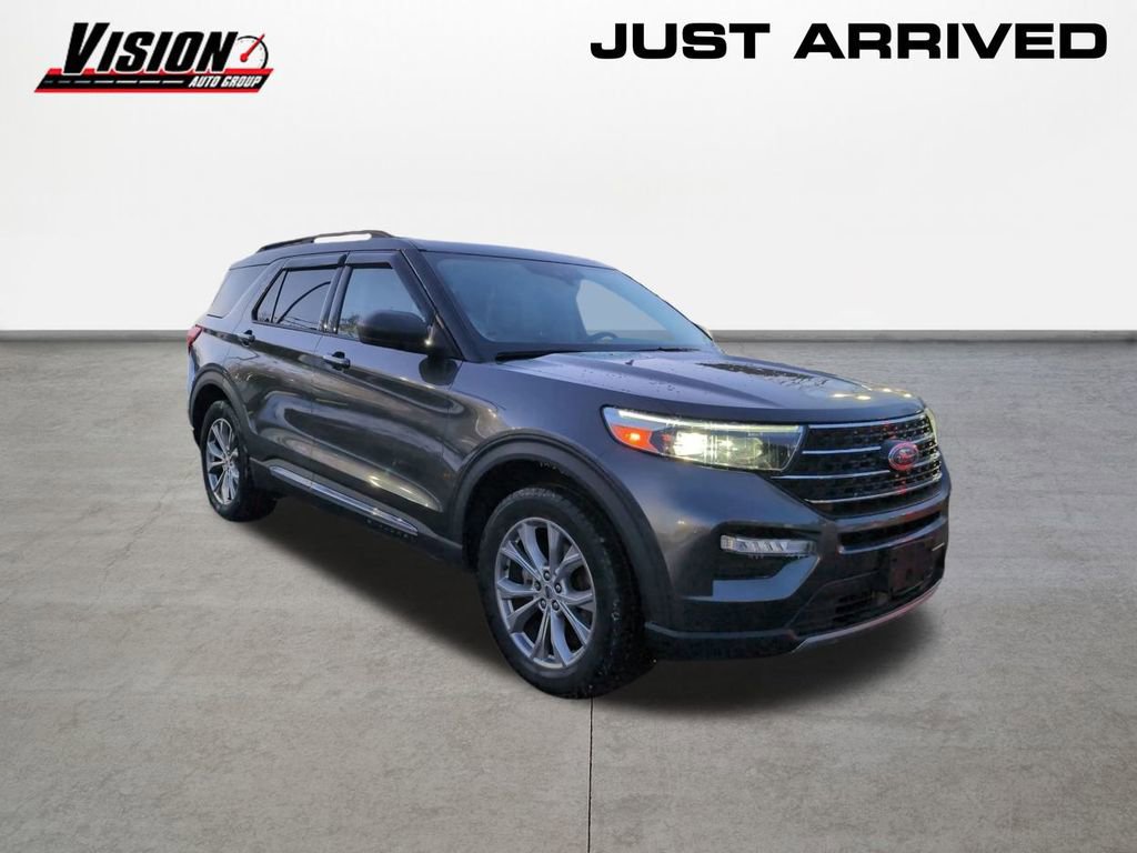 Used 2020 Ford Explorer XLT w/ Equipment Group 202A image 3