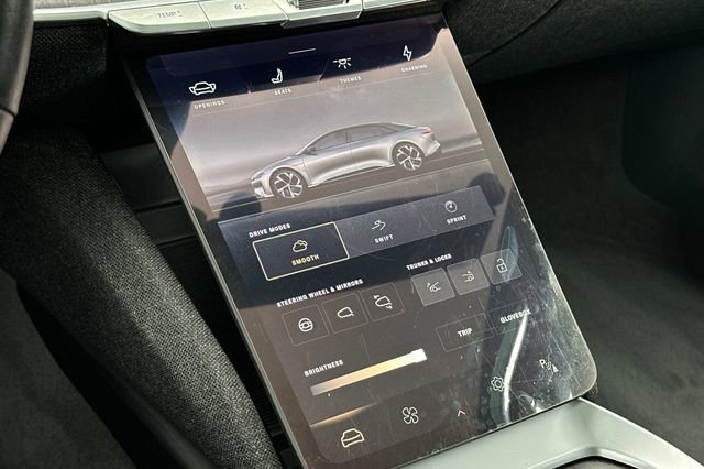Used 2024 Lucid Air Touring image 22