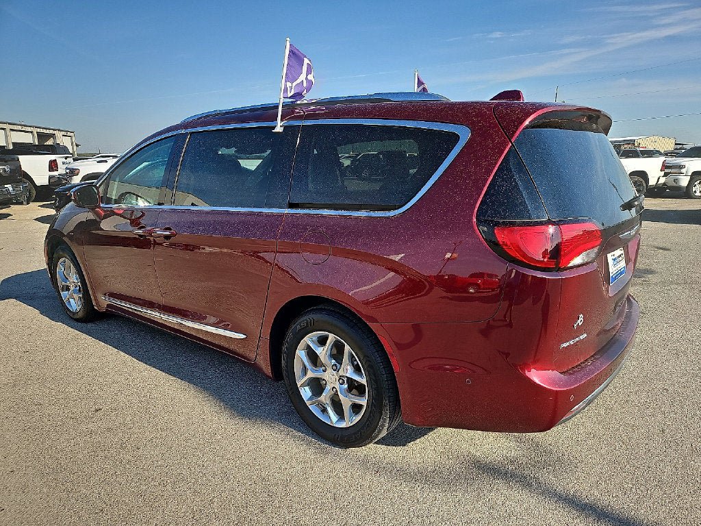 Certified 2017 Chrysler Pacifica Limited w/ Advanced Safetytec Group FWD image 4