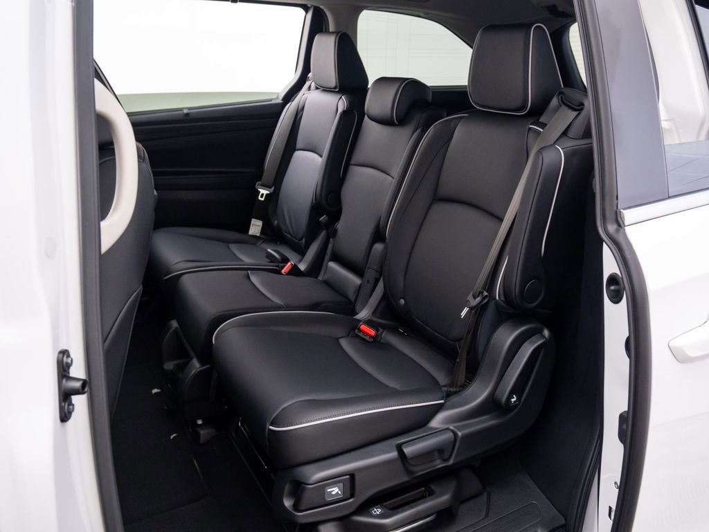 New 2026 Honda Odyssey Touring image 17