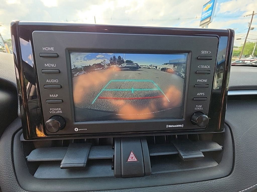 Used 2022 Toyota RAV4 XLE w/ Convenience Package AWD/4WD image 18