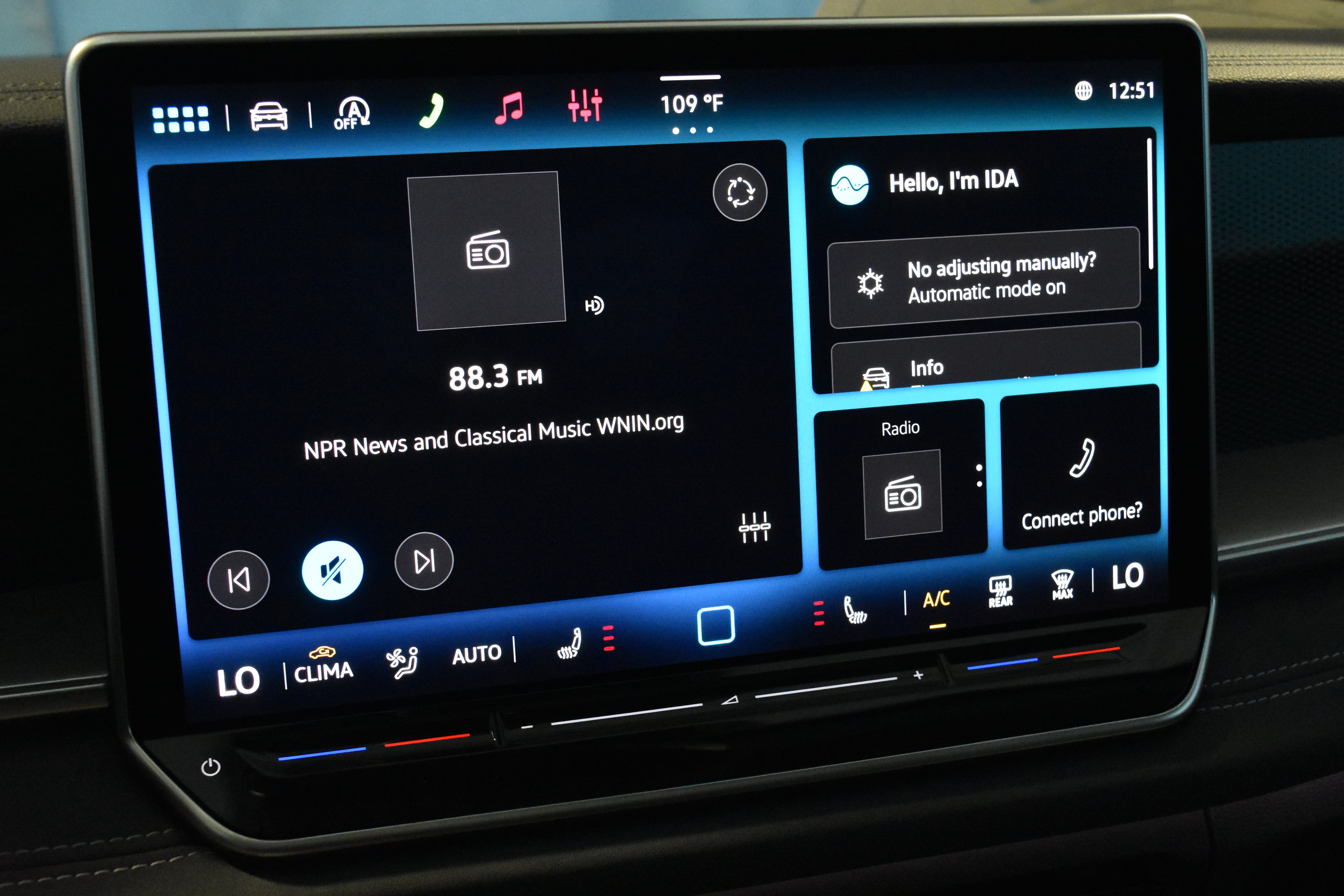 New 2026 Volkswagen Tiguan SE AWD/4WD image 9