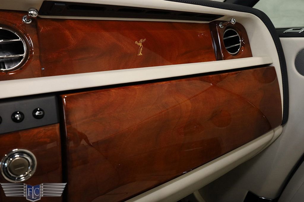 Used 2013 Rolls-Royce Phantom Drophead Coupe image 34