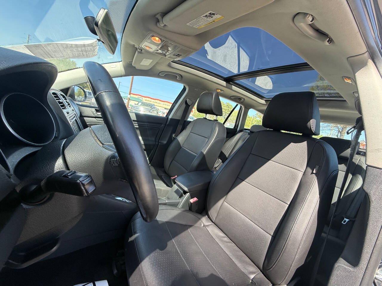 Used 2010 Volkswagen Jetta SE FWD image 12