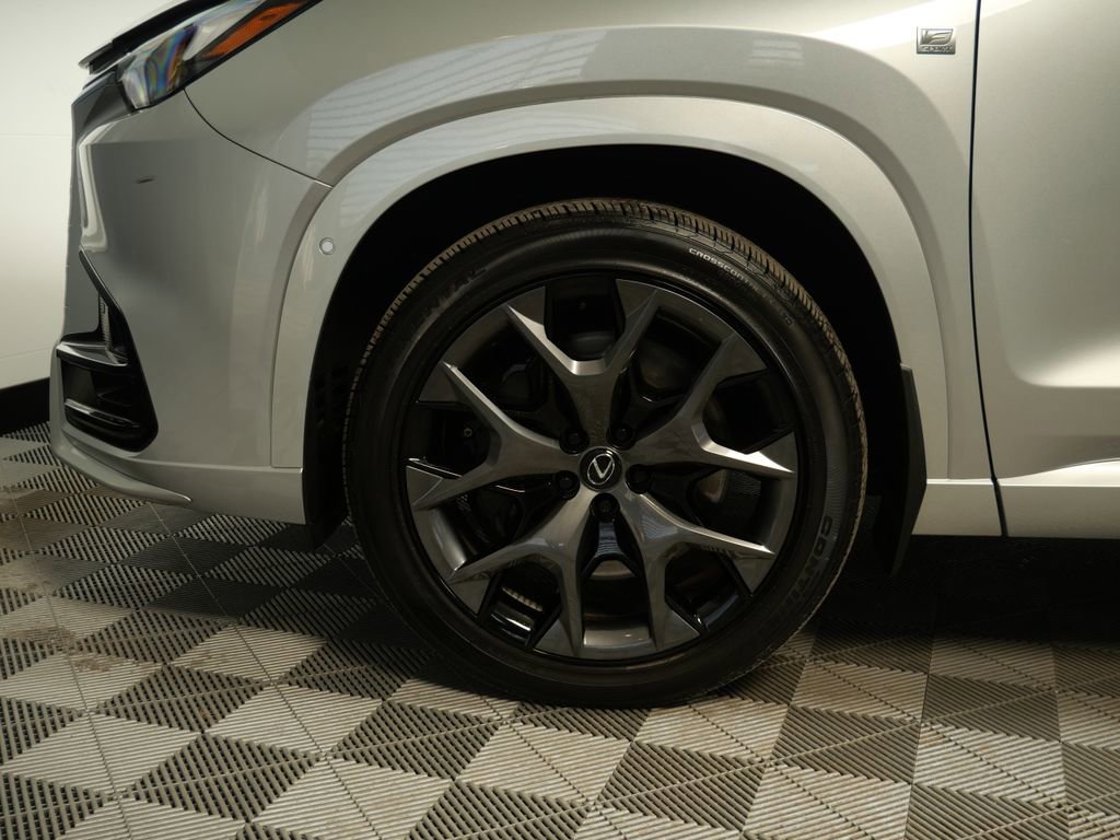 Certified 2025 Lexus TX 500h AWD w/ Technology Package image 10