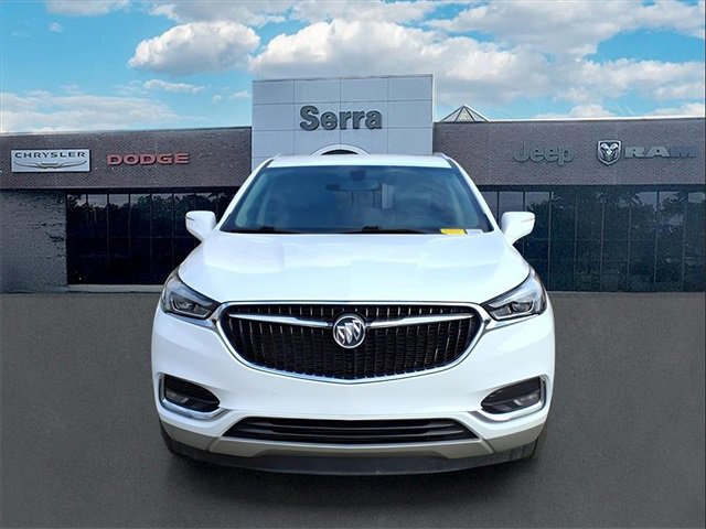 Used 2021 Buick Enclave Essence image 2
