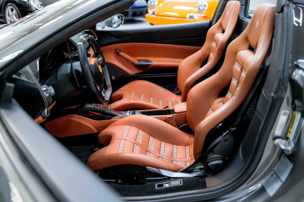 Used 2018 Ferrari 488 Spider image 48
