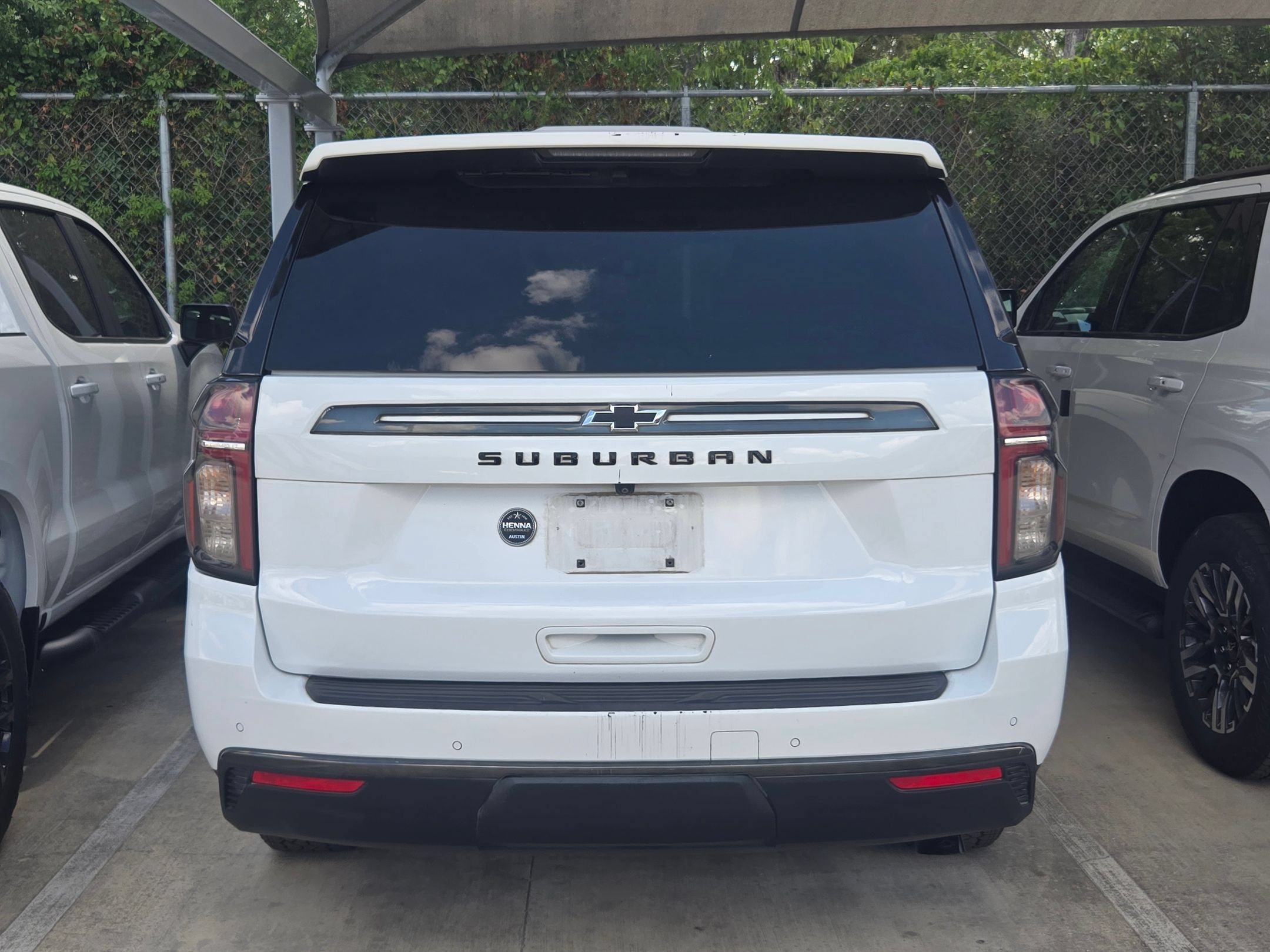 Certified 2022 Chevrolet Suburban Z71 w/ Z71 Off-Road Package AWD/4WD image 7