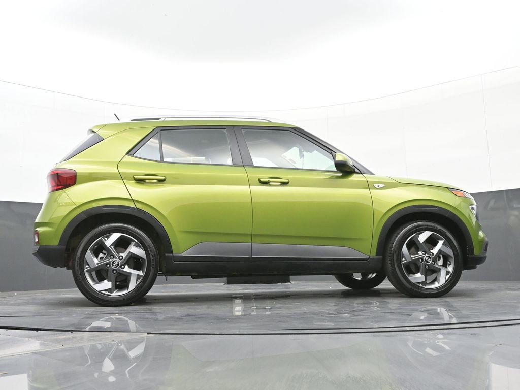 Certified 2024 Hyundai Venue SEL image 40