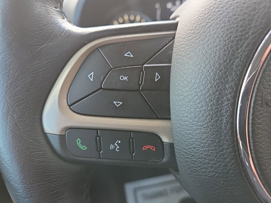 Used 2017 Jeep Renegade Latitude w/ Popular Equipment Group image 26