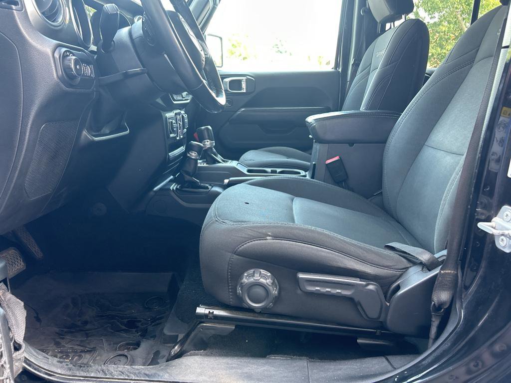 Used 2019 Jeep Wrangler Unlimited Sahara image 11