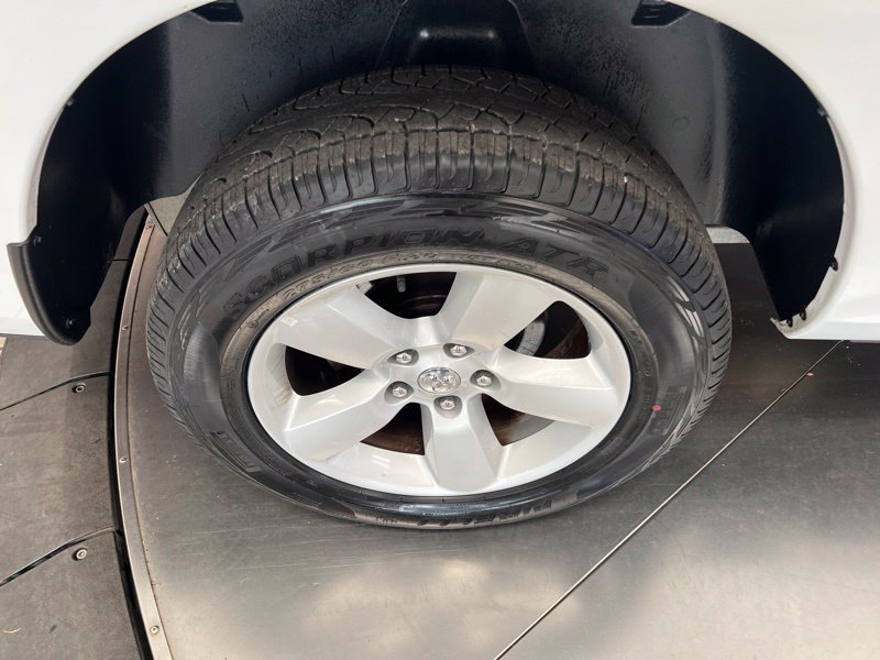 Used 2018 RAM 1500 Classic SLT AWD/4WD image 7