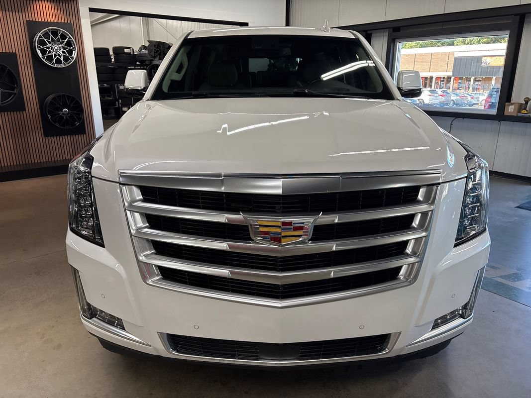 Used 2016 Cadillac Escalade Premium AWD/4WD image 13