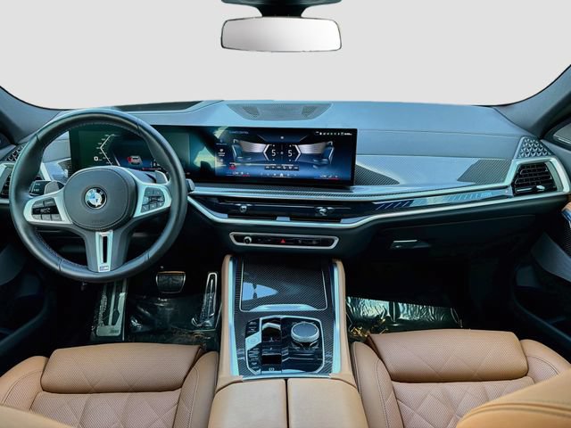 Used 2025 BMW X6 M60i AWD/4WD image 16