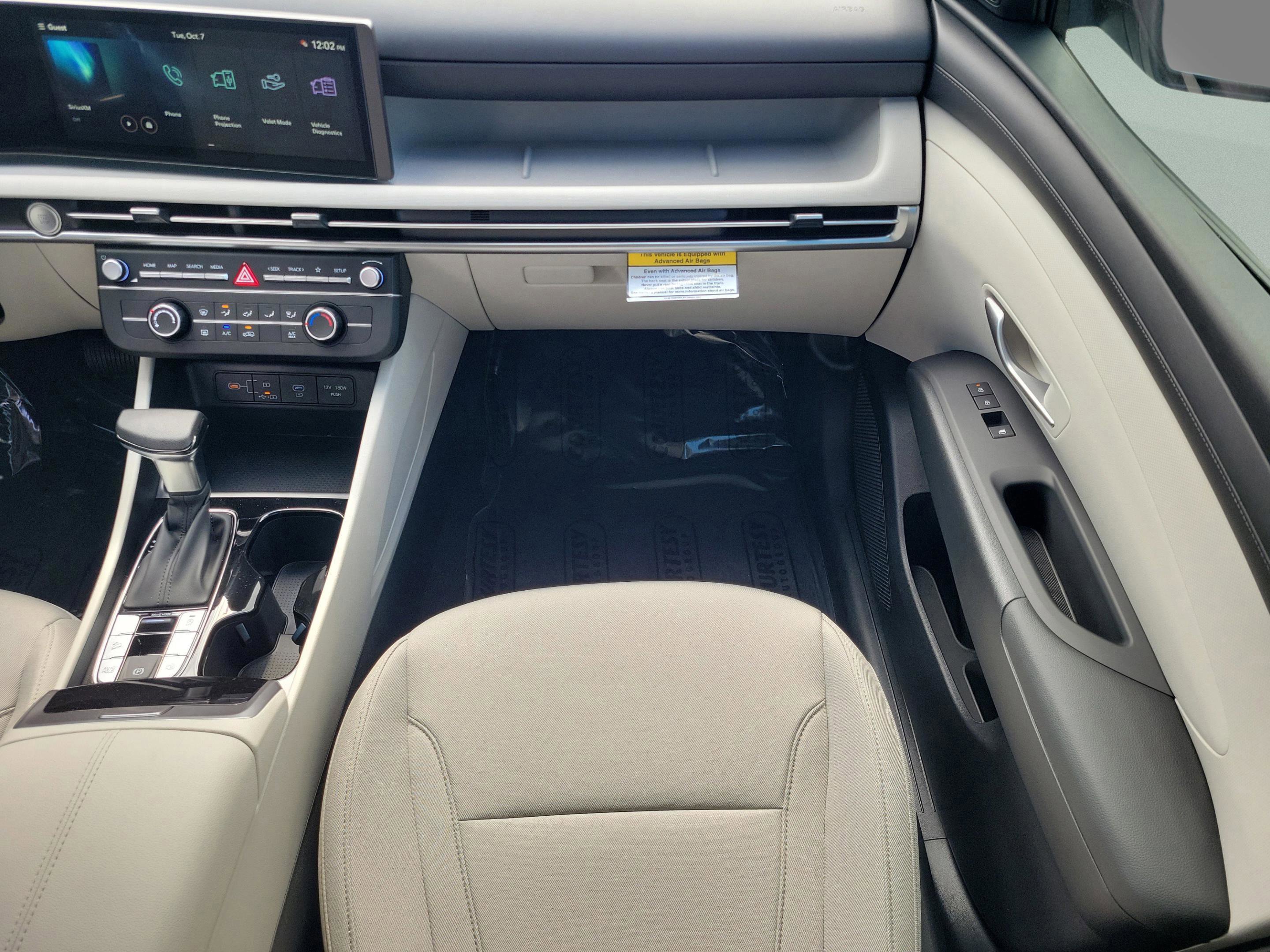 New 2026 Hyundai Tucson SE image 16